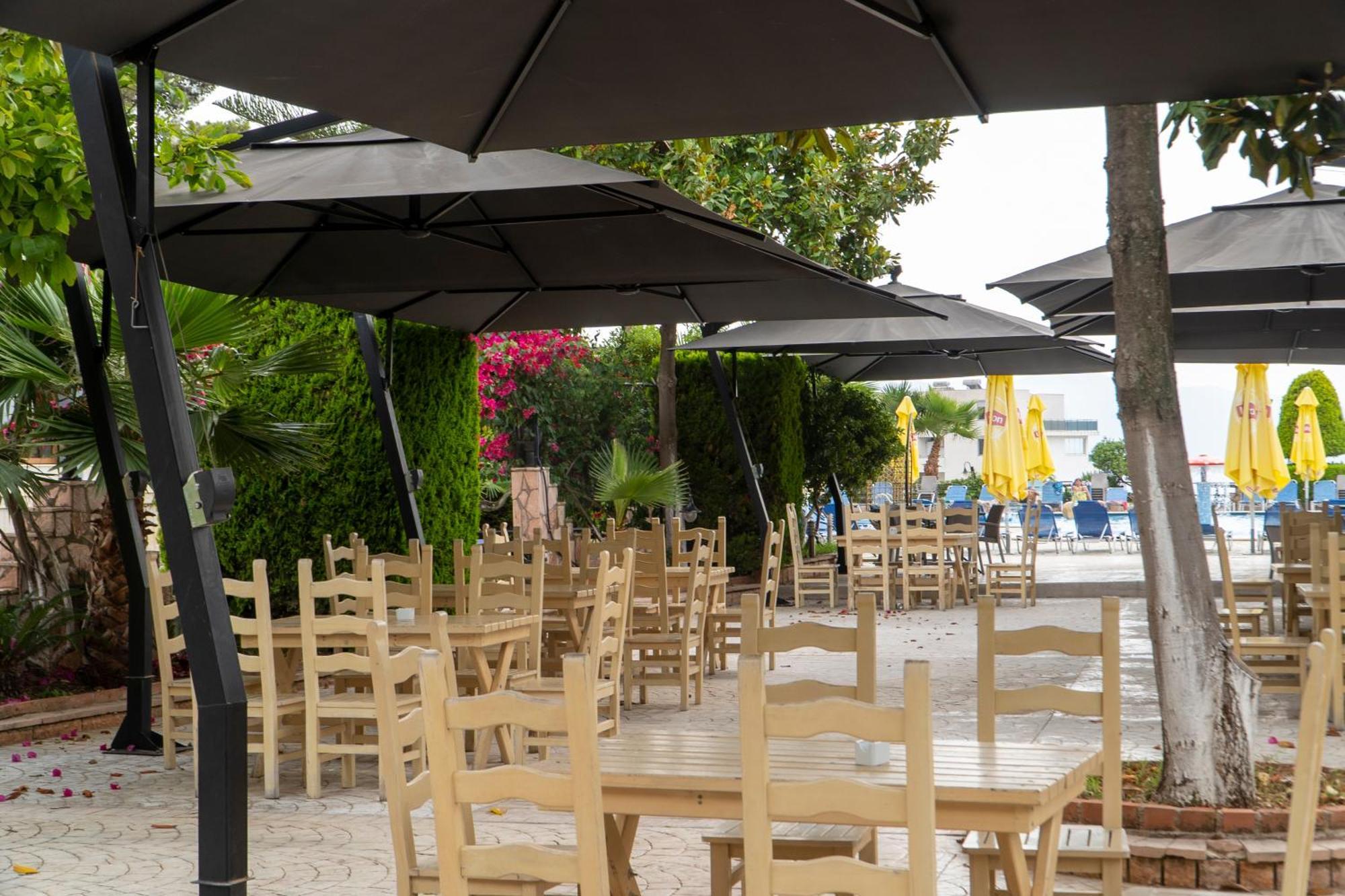 Hotel Mediterrane Саранда Экстерьер фото