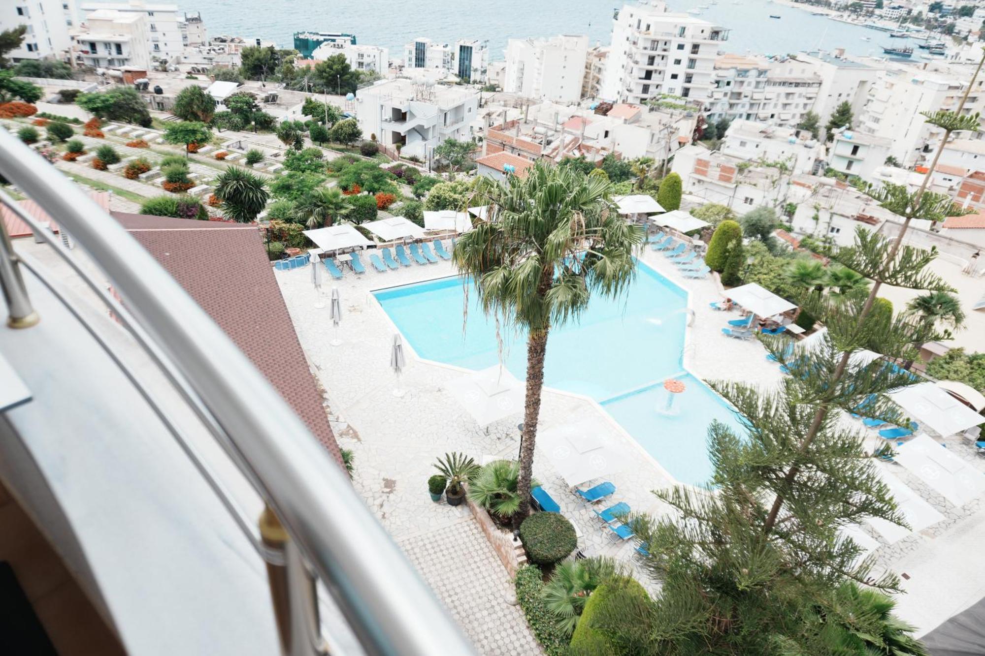 Hotel Mediterrane Саранда Экстерьер фото