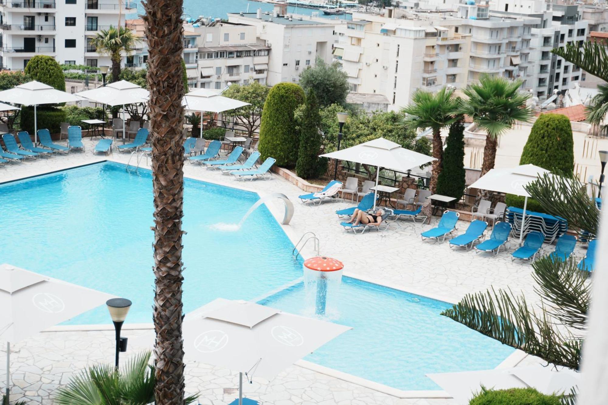Hotel Mediterrane Саранда Экстерьер фото